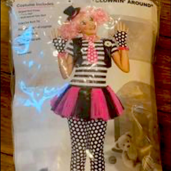 Clownin around girls Halloween costume. - Picture 1 of 2